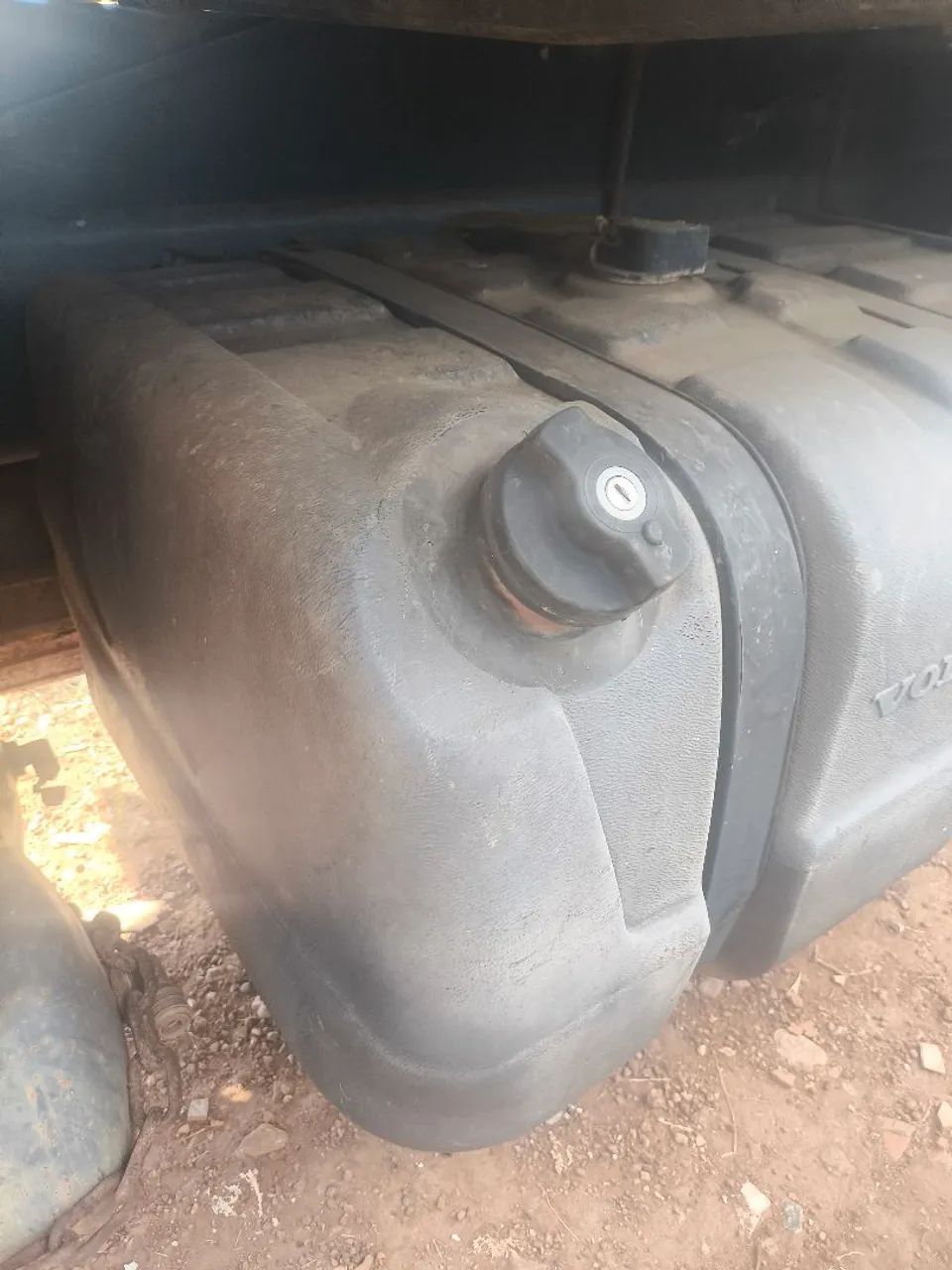 TANQUE DE COMBUSTIVEL CAMINHÃO VOLVO VM  - Foto 2