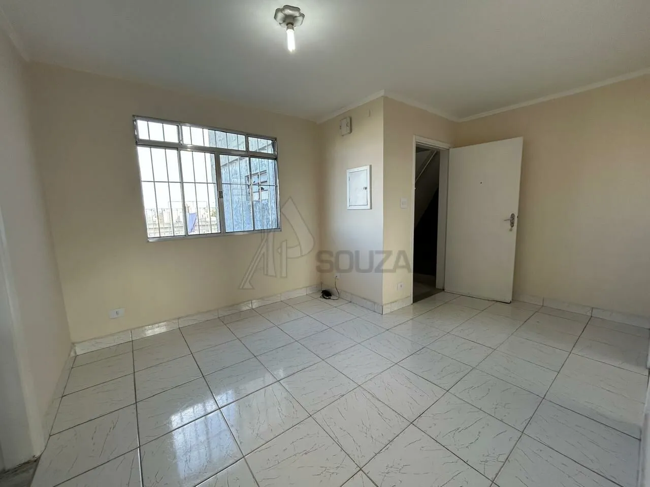 Apartamento para ALUGAR, próximo ao Metrô Tucuruvi, 2 quartos, sala, cozinha, quintal