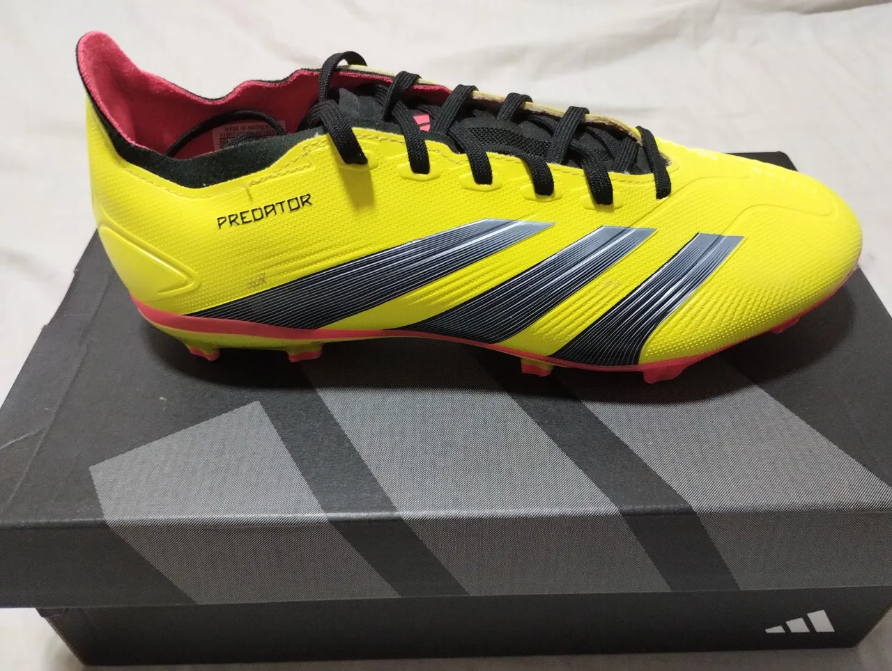 Chuteira Adidas Predator Amarela - Original