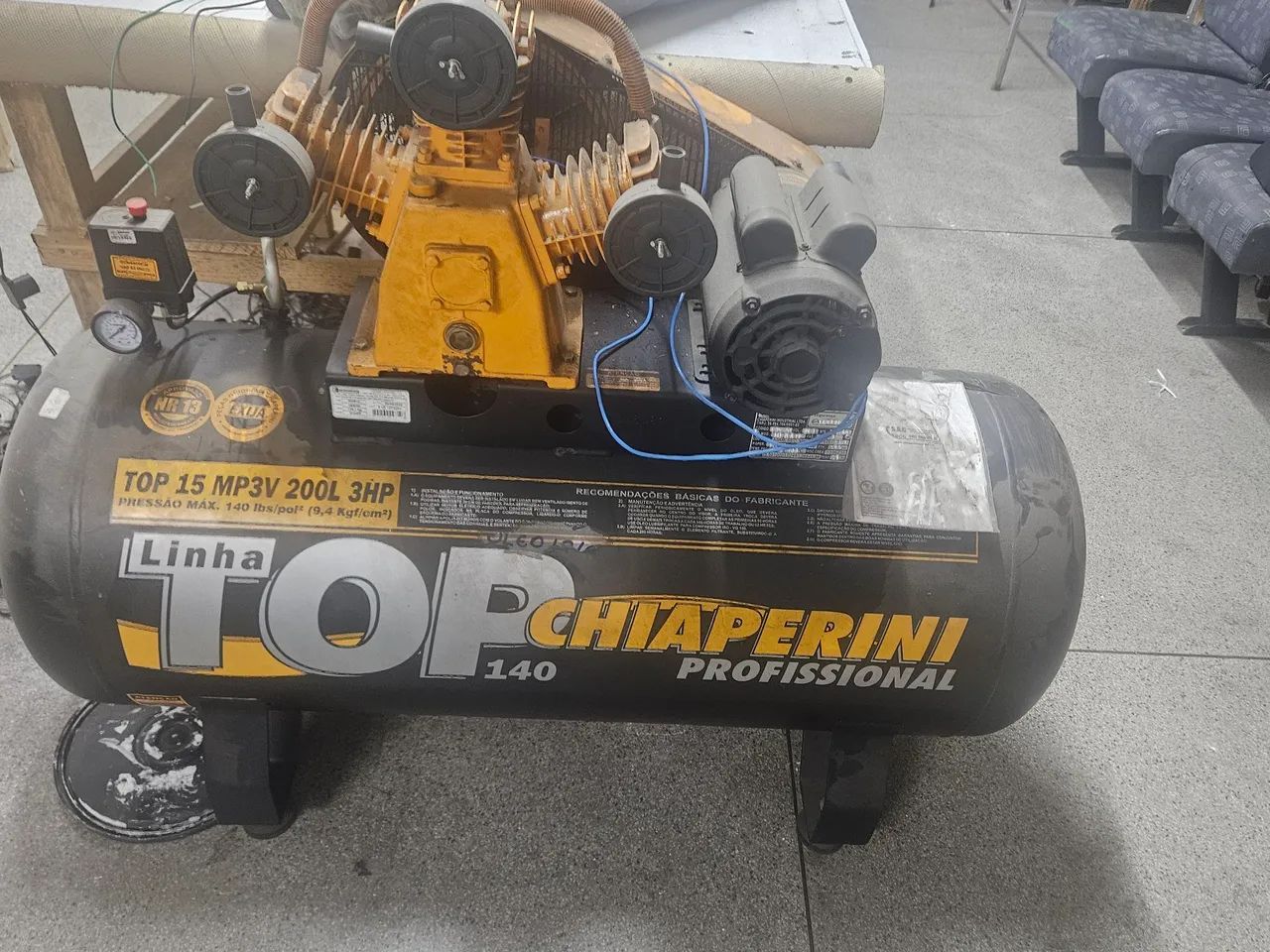 Compressor de ar TOP 15 MP3V 200L 3HP