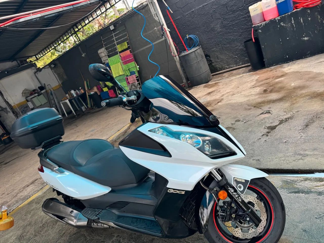 Scooter 300cc branca impecável - Foto 3