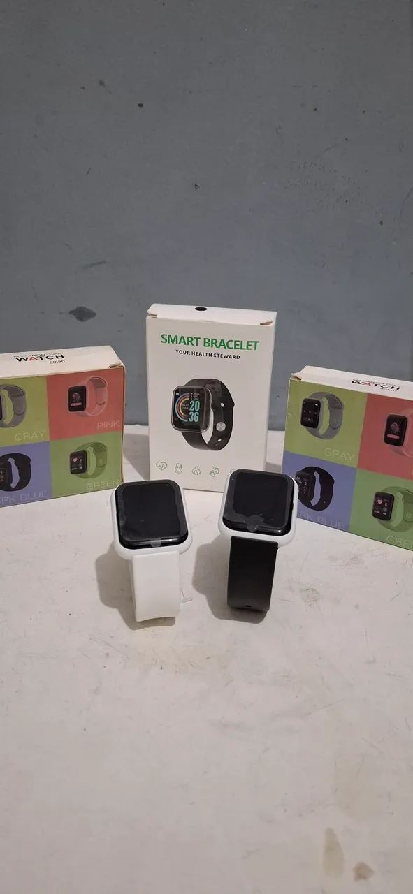 Smartwatch D20 com design moderno e diversas cores