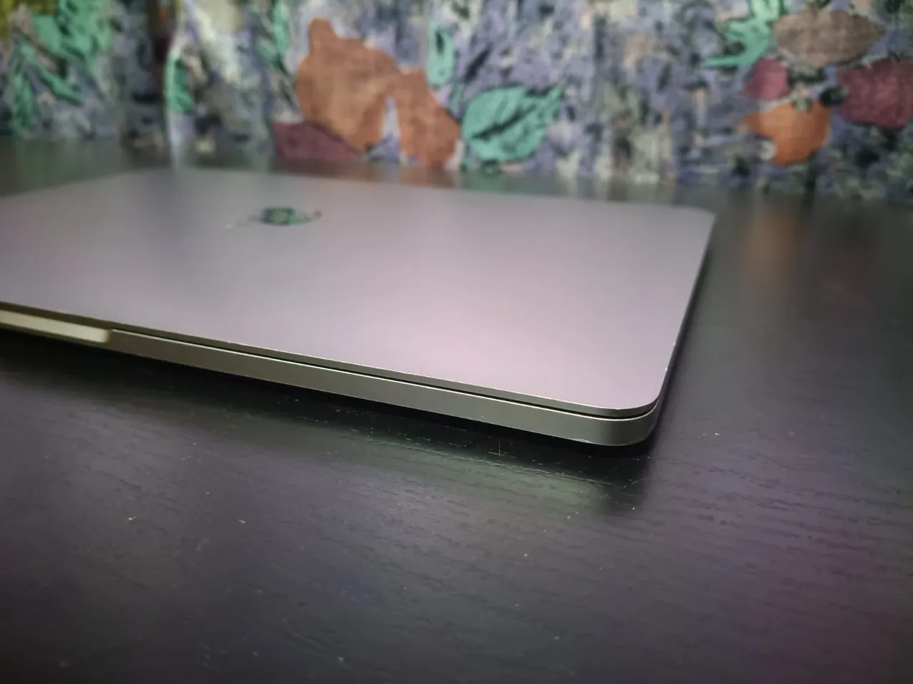 MacBook Pro 2017 13インチ シルバー MacBook Pro (13 polegadas, 2017, duas portas Thunderbolt 3