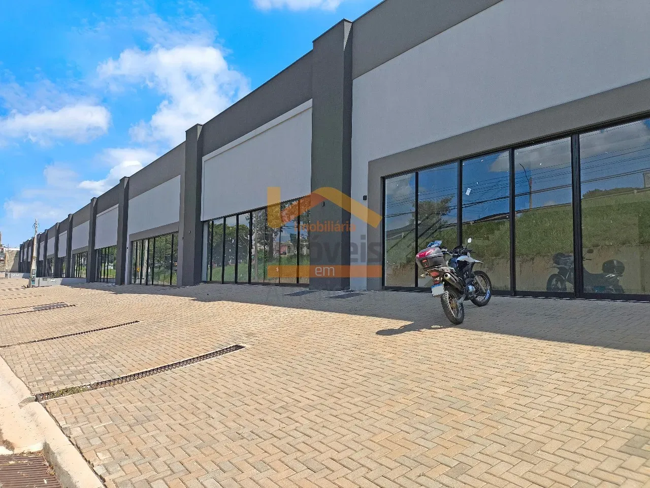 Salão Comercial para Locação em Santa Bárbara D'oeste-SP no Jardim Amélia - 286m², 3 Banhe