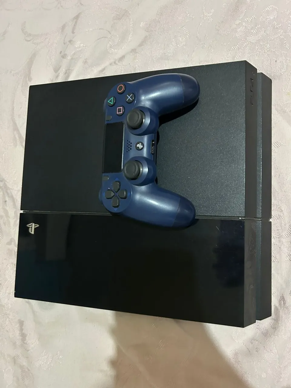 Ps4 - ótimo estado, vem 1 controle e 1 jogo