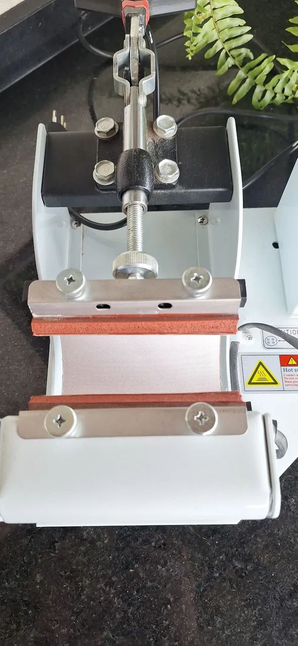 Máquina de estampar canecas e garrafas - Foto 2