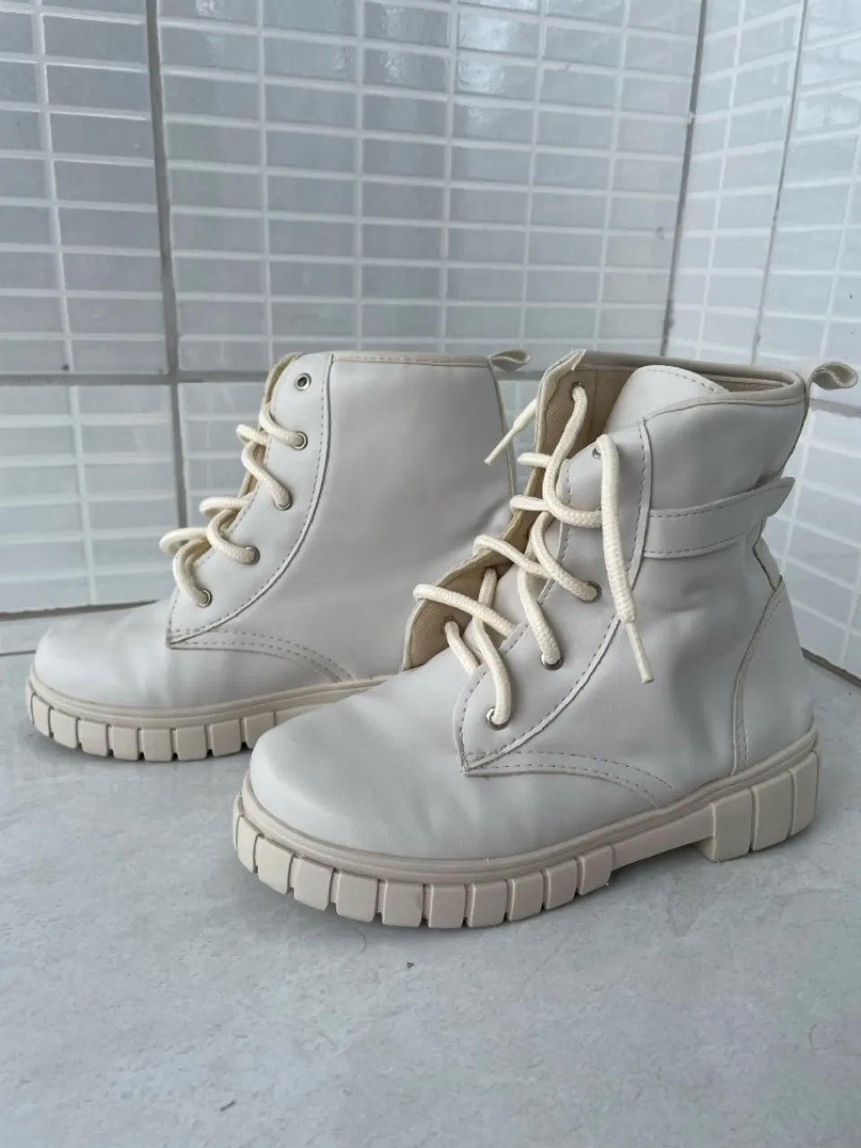 Botas Femininas Off White - Coturno 