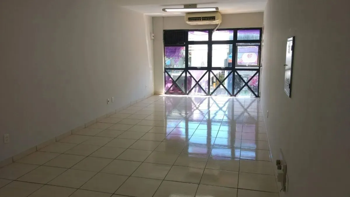 EXCELENTE SALA COMERCIAL PARA LOCAÇÃO NA GUSTAVO POR R$ 700