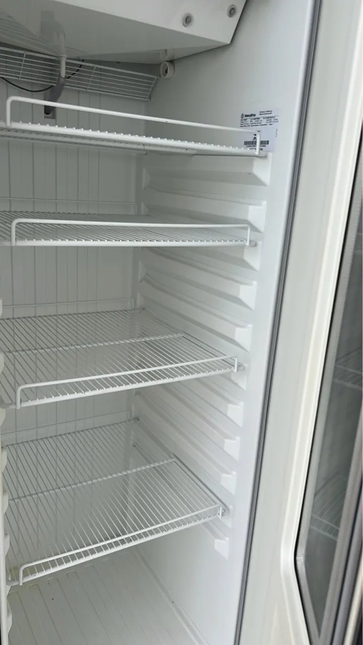 Geladeira Compacta Usada - Ideal para espaços menores
