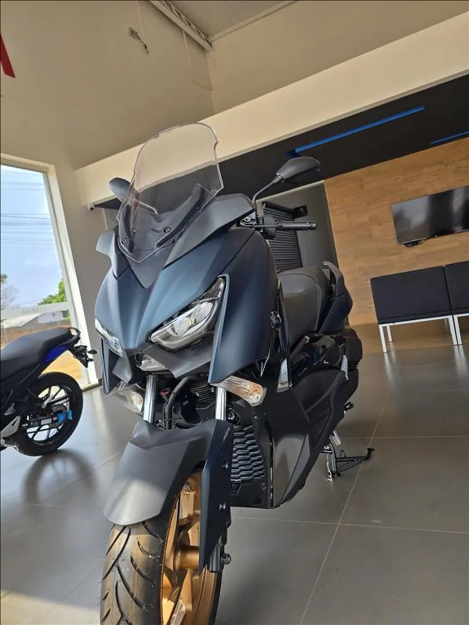 YAMAHA XMAX ABS