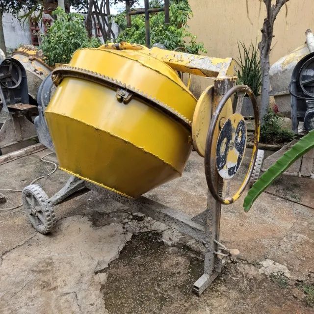 Betoneira menegotti 400 litros 