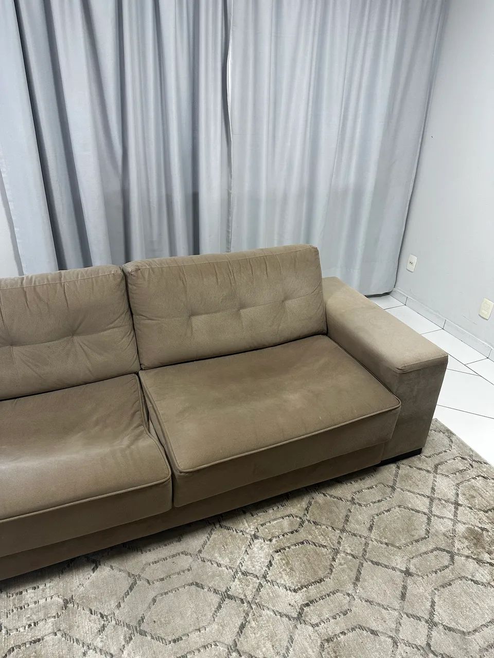Sofá 4 Lugares 2,40m Bege/Caramelo  - Foto 4
