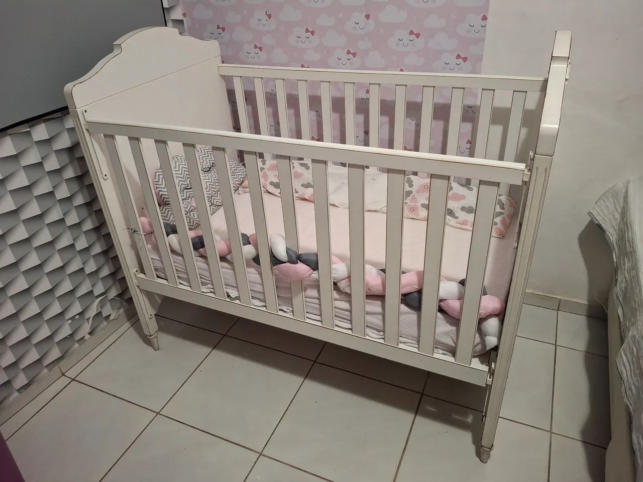 Berço americano branco + colchão impermeavel + dossel