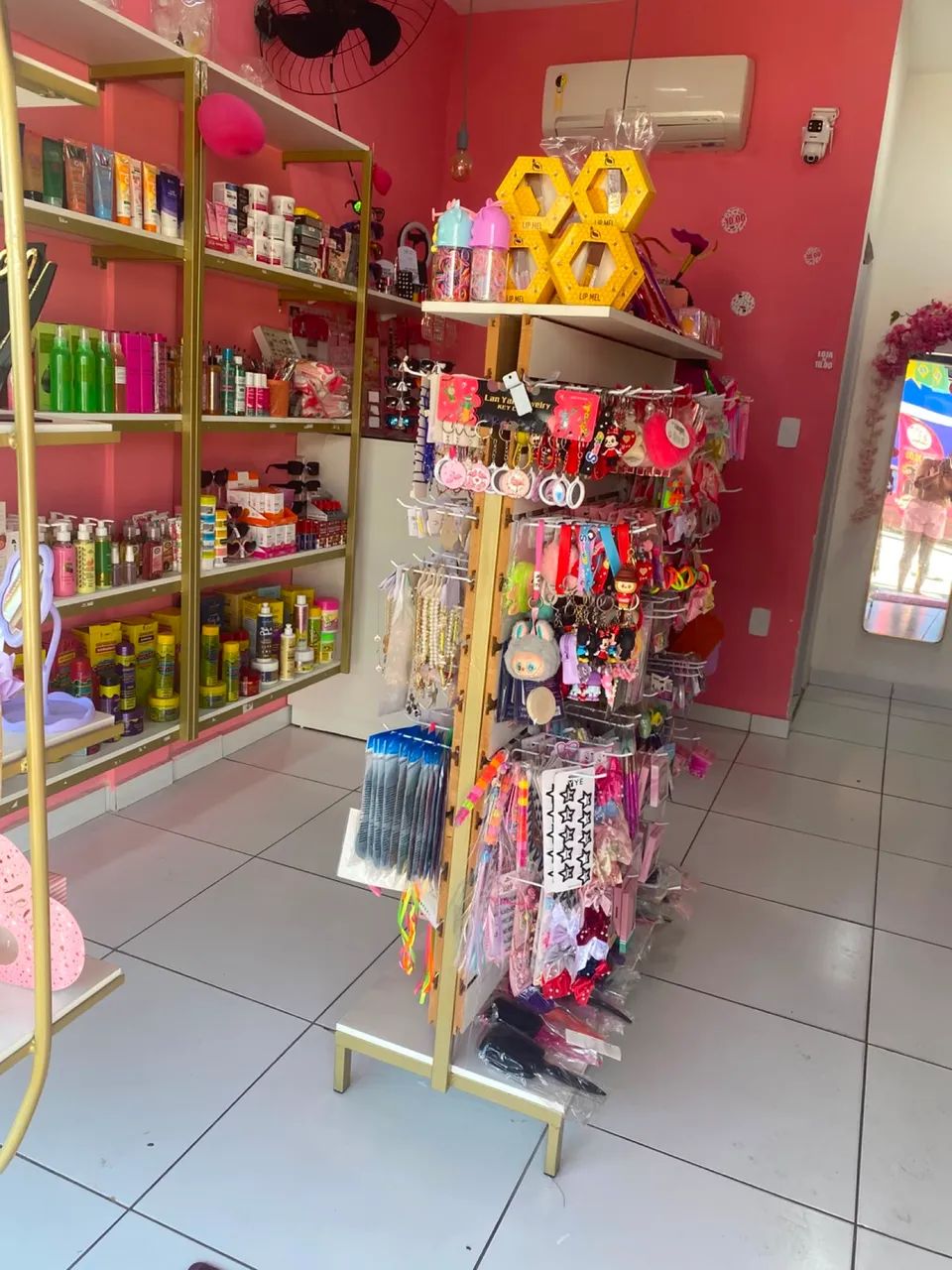 Vendo loja de maquiagem com tudo  - Foto 4