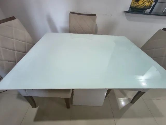 Mesa de jantar 4 cadeiras 