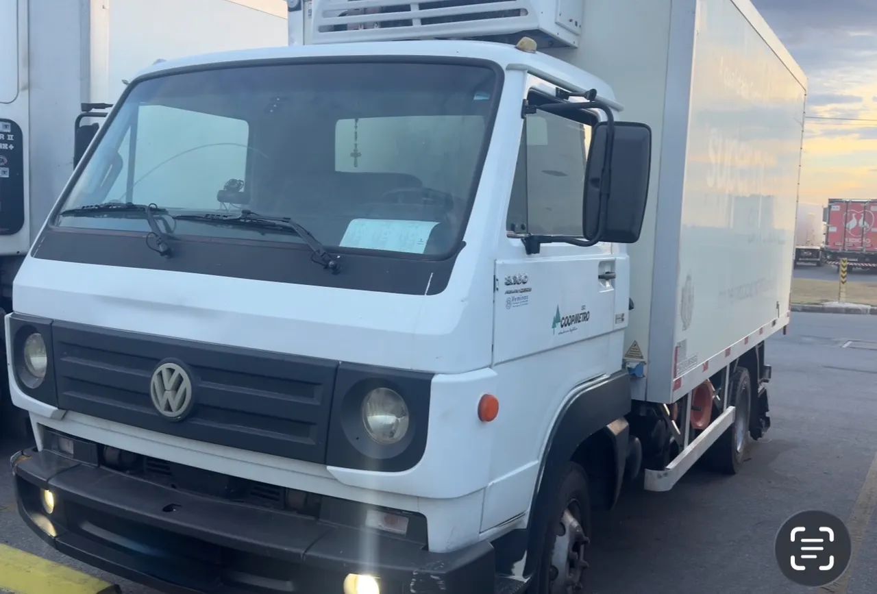 Vw8160 Com Baú Refrigerado  - Foto 4