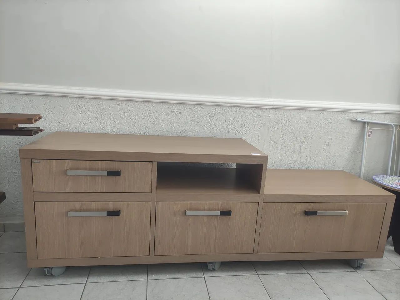 Rack para TV com 4 Gavetas 
