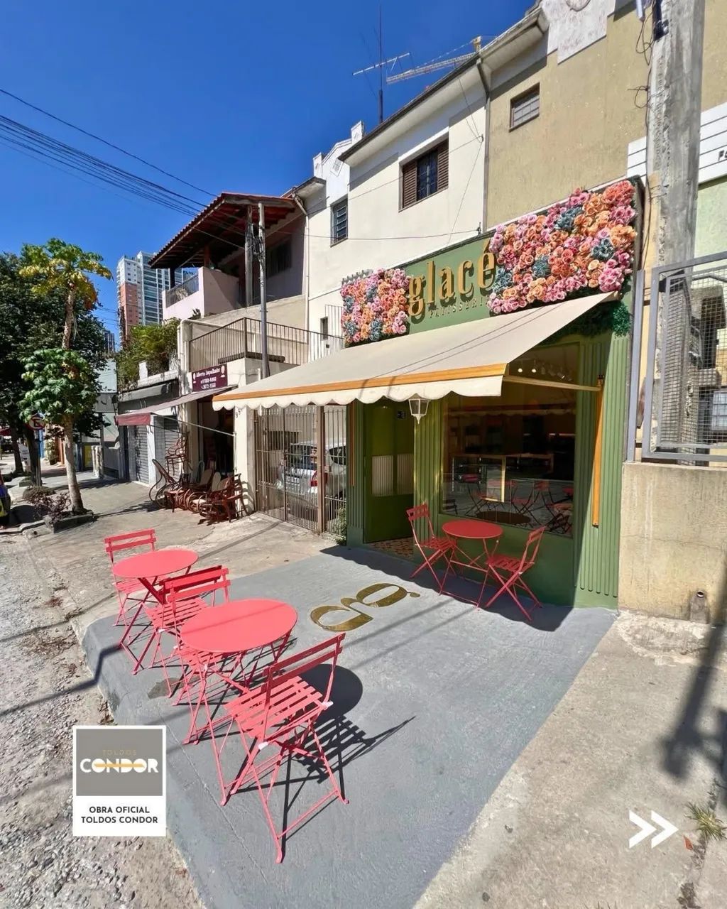 Toldo retrátil com braços  - Foto 4