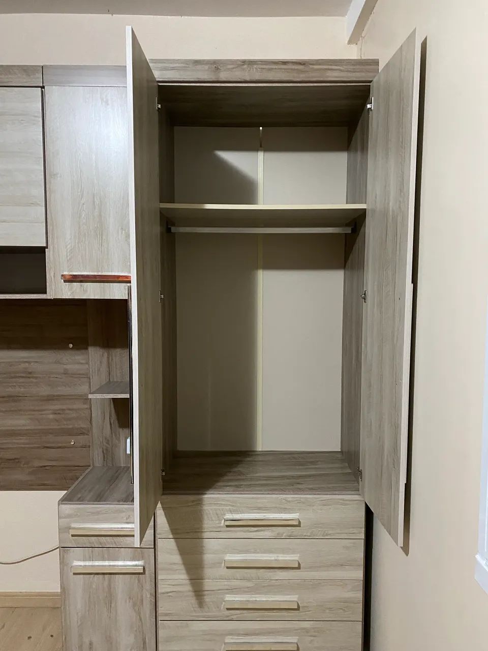 Guarda roupa modulado 6 meses de uso - Foto 3
