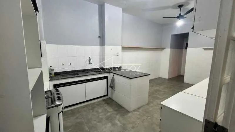 Apartamento : / Residencial / Laranjeiras