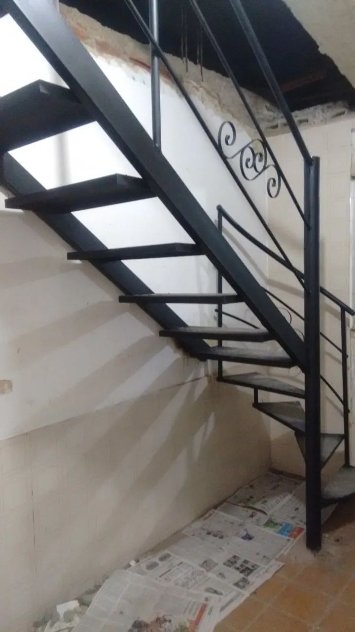 Escada caracol em ferro pronta entrega - Foto 5