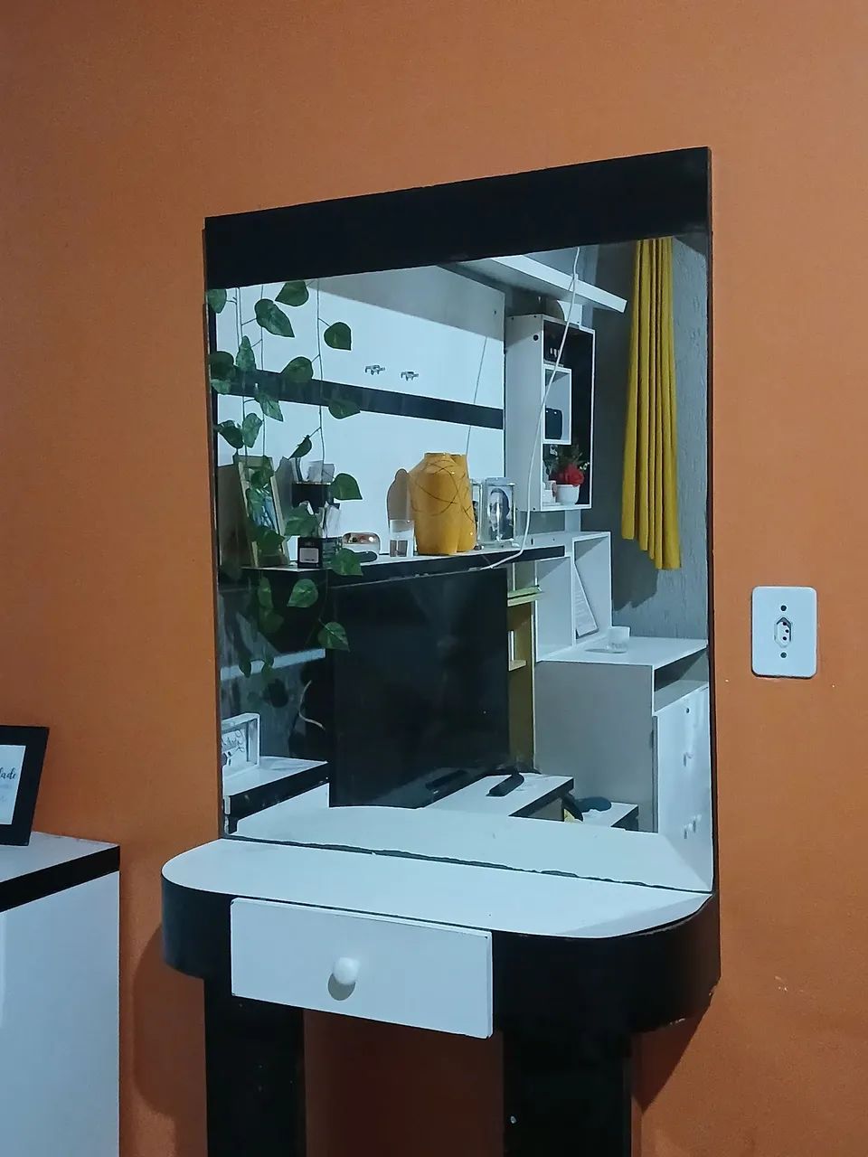 Penteadeira com Espelho e Gaveta (Preto e Branco) - 80cm x 1,10m