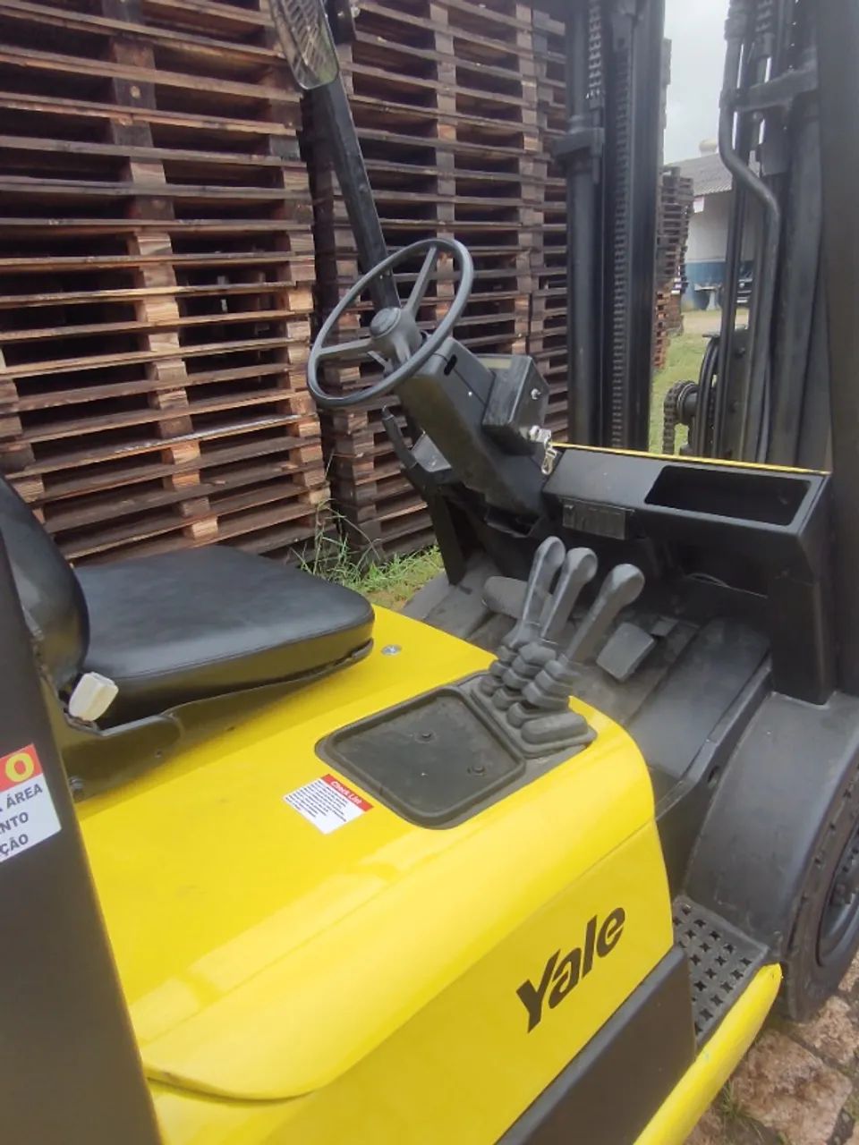 Empilhadeira Yale 2,5T * Automática com deslocador * 2001 - Foto 3