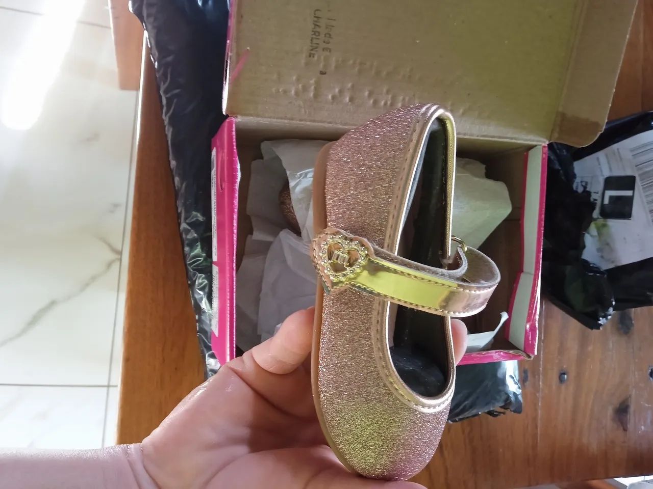 Vendendo essa sapatilha nova