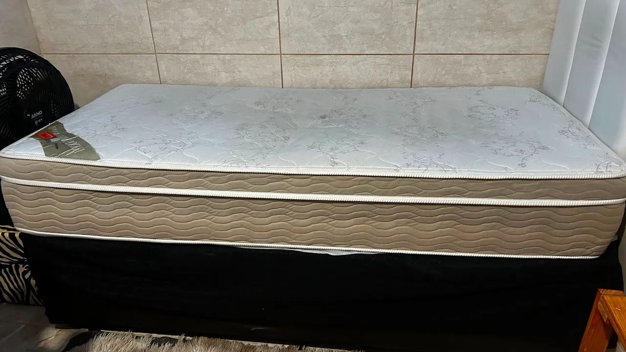 Vendo cama box baú 
