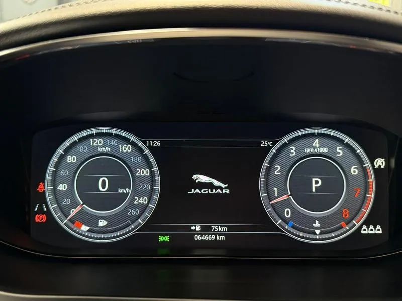 Jaguar E-Pace 2.0 AWD 249cv Aut. 2020 - Foto 4