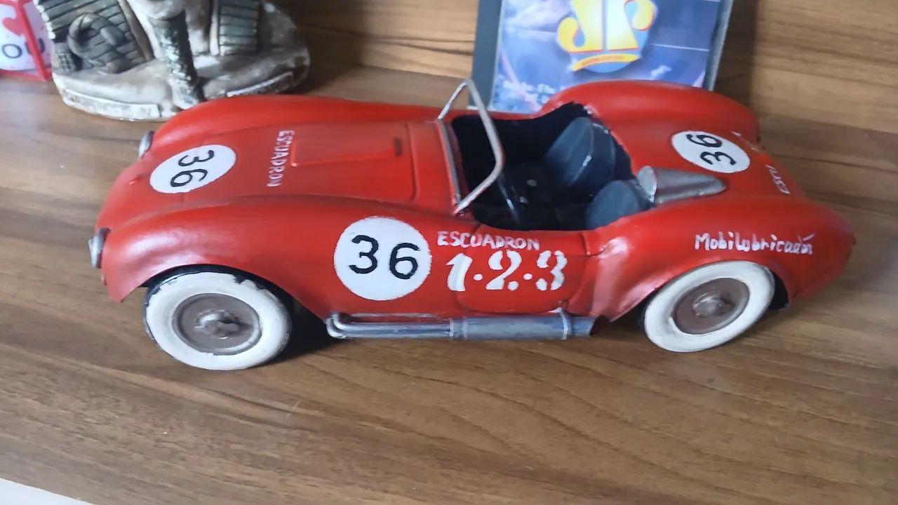 Ferrari Decorativo de Ferro (30 cm) miniatura 