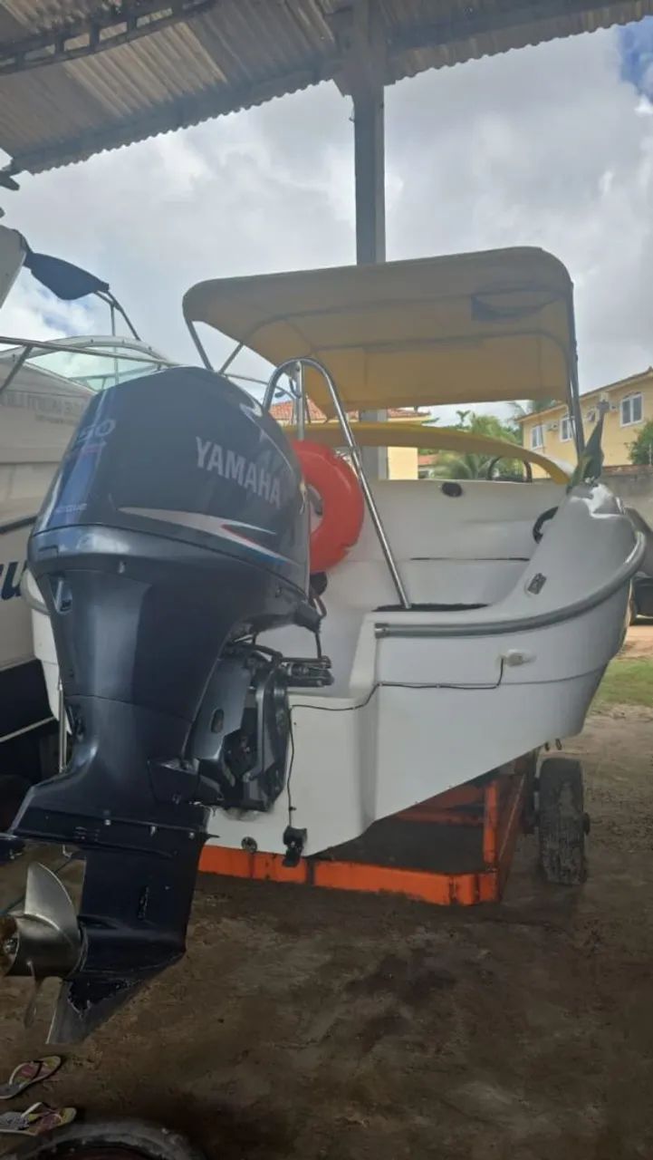 Lancha 23 Pés Yamaha 150 HP 4T | 400 Horas | Direção Hidráulica  - Foto 2