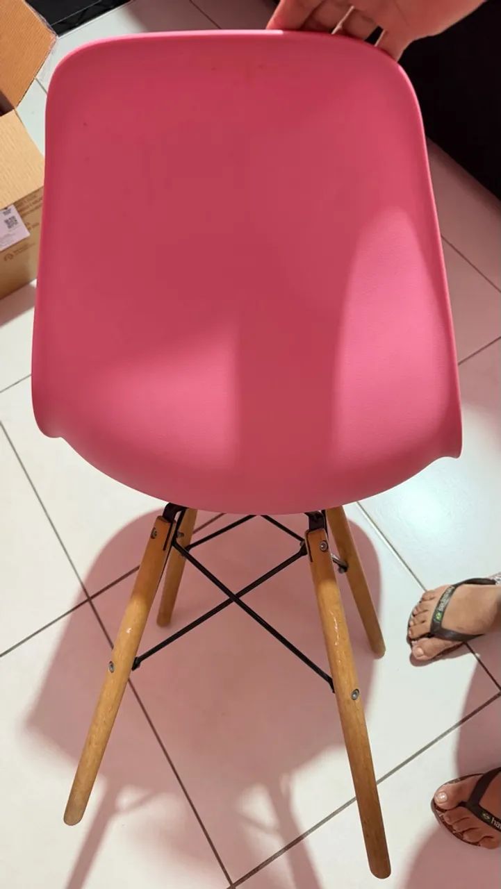 Cadeira effeil rosa - Foto 2