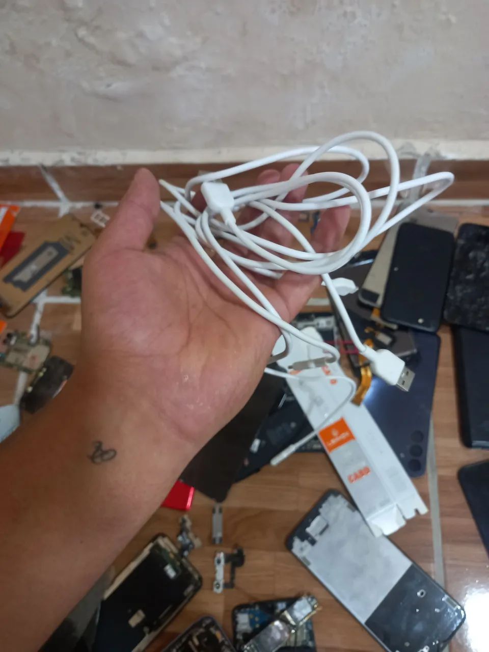 LOTE DE PEÇAS DR CELULARES (PLACA IPHONE 12, IPHONE XR, PLACA IPHONE 8, E DIVERSOS - Foto 5