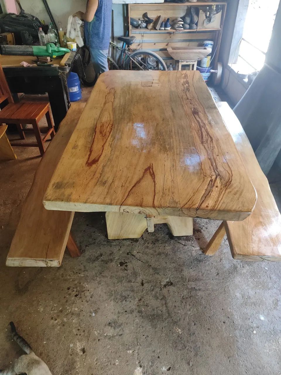 Mesa rústica com 2 bancos  - Foto 2