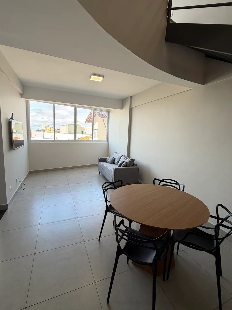 ALUGO DUPLEX MOBILIADO NO CENTRO DE SETE LAGOAS  - Foto 2