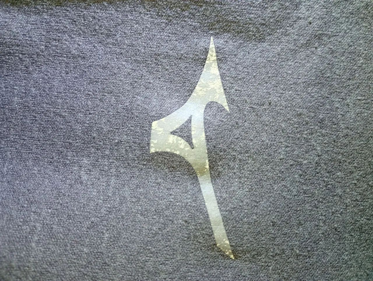 Calça Mizuno original cinza tam G 96% algodão 4% elastano. 2 bolsos com zíper e um cordão  - Foto 3