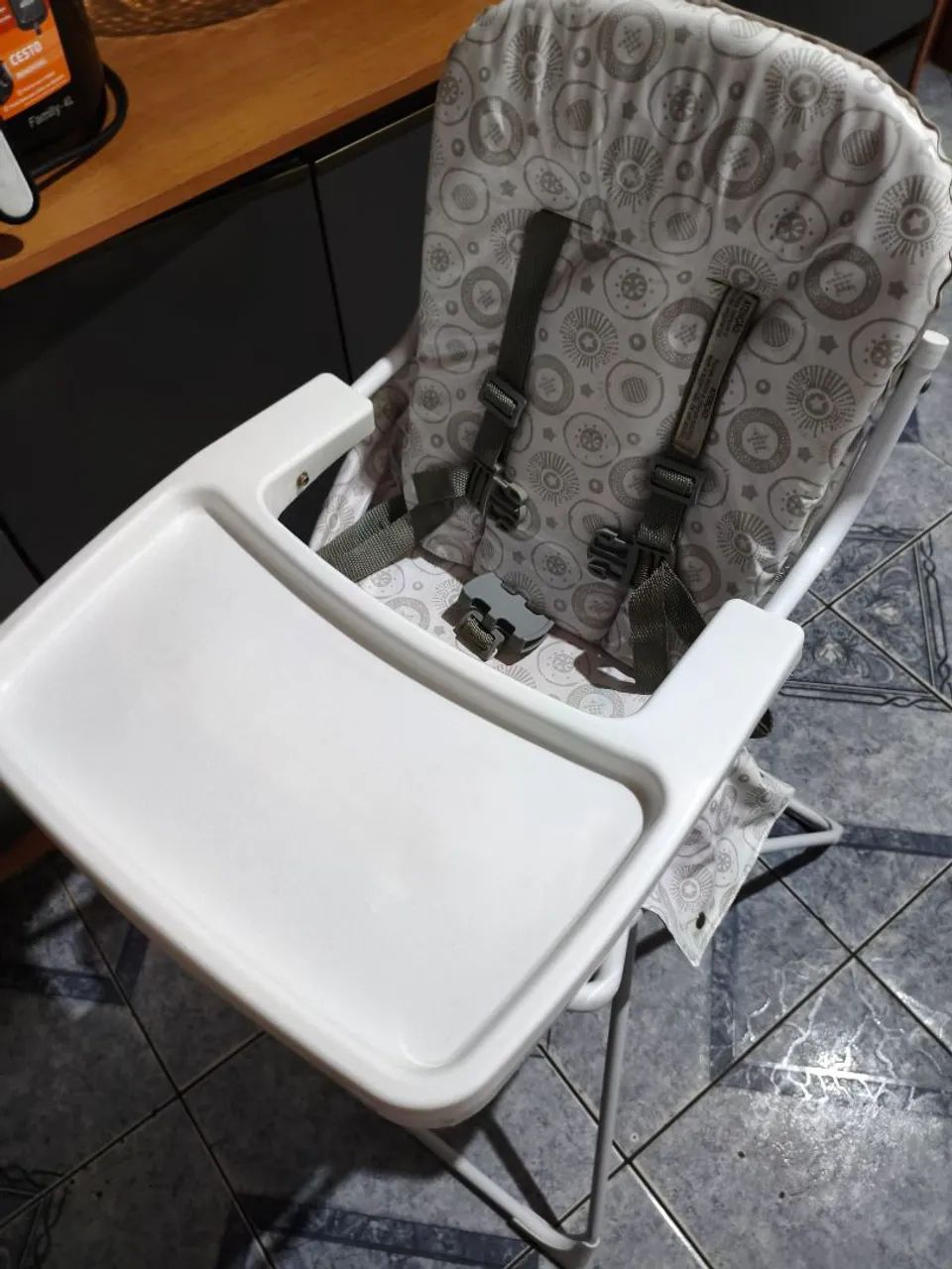 Cadeira de alimentação infantil  - Foto 3