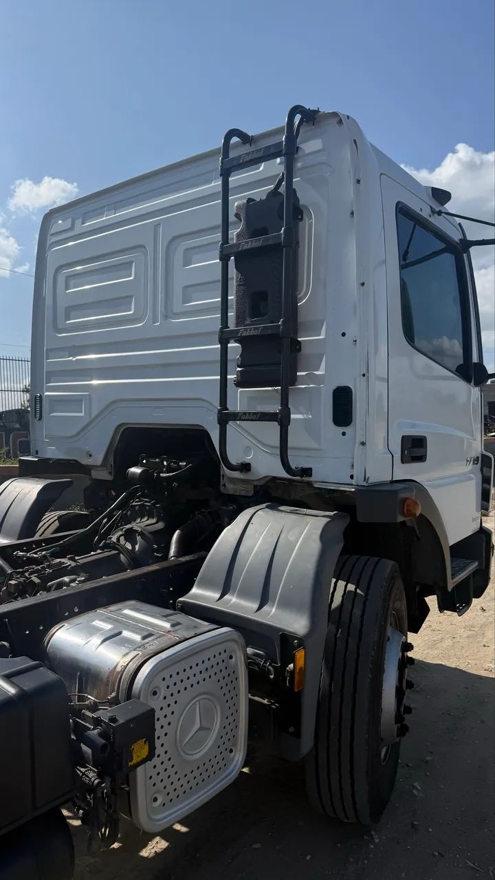 Atego 1719 - Foto 2