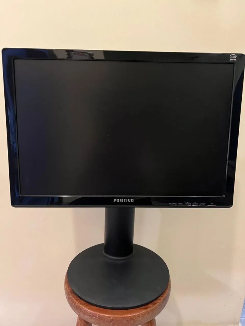 Monitor Positivo 19" de Led - Excelente Estado