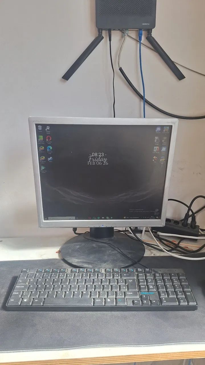 Computador complete. Mouse, mouse pad, teclado e etc.