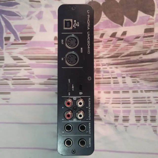Interface Áudio Behringer Umc202hd 2x2 24-bit 192khz Midas