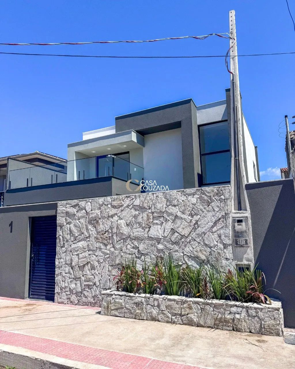 Casa duplex 03 quartos com 01 suíte e lazer privativo em Interlagos