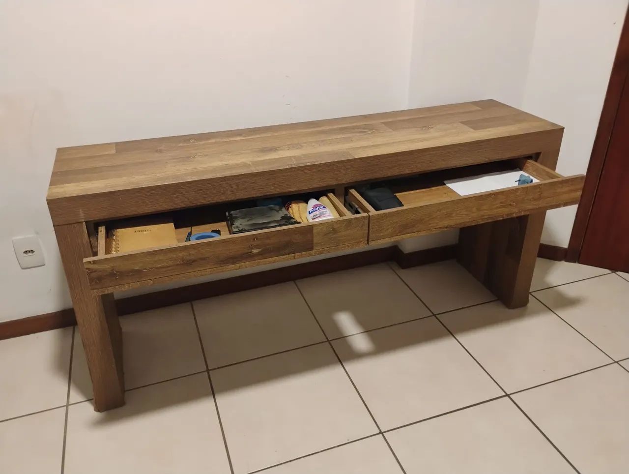 Aparador de MADEIRA não é MDF com 2 gavetas  - Foto 2