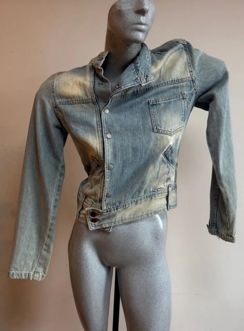 jaqueta jeans assimétrica - Foto 2