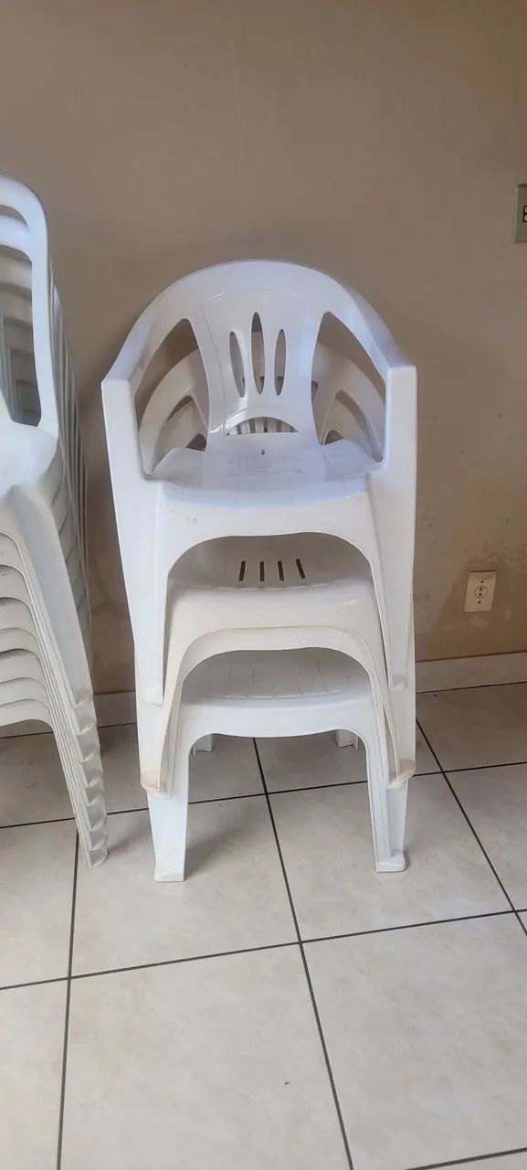 Mesas e Cadeiras (VENDO JUNTAS OU SEPARADAS) - Foto 4