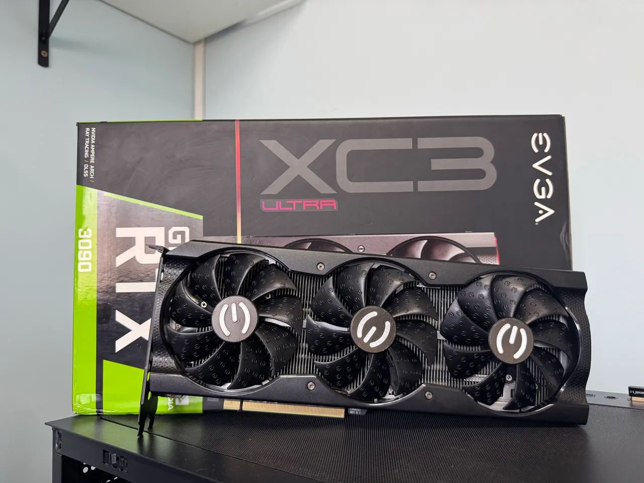 EVGA GeForce RTX 3090 XC3 ULTRA GAMING
