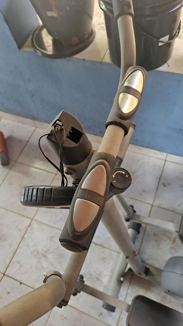 Simulador de caminhada (eliptico) - Foto 2