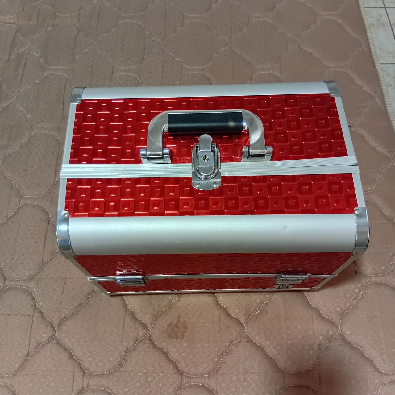 Maleta de maquiagem com 6 divisórias  - Foto 3