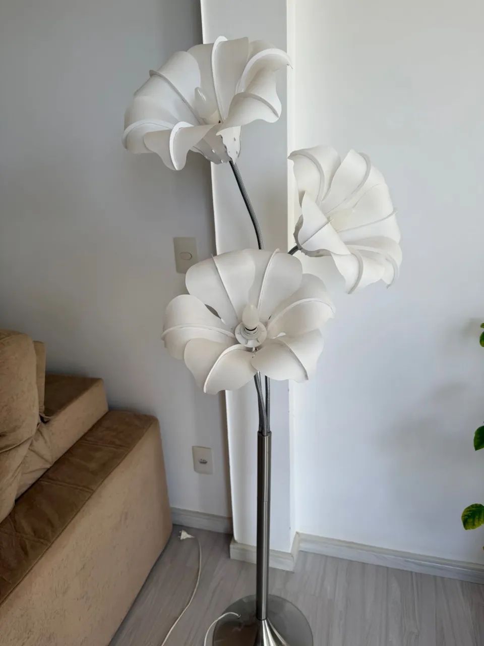 Luminária decorativa em formato de flor